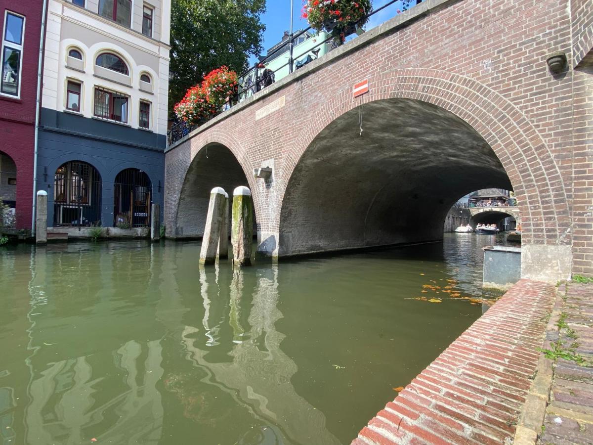 Bed and Breakfast Slapen Onder De Dom Utrecht Exterior foto